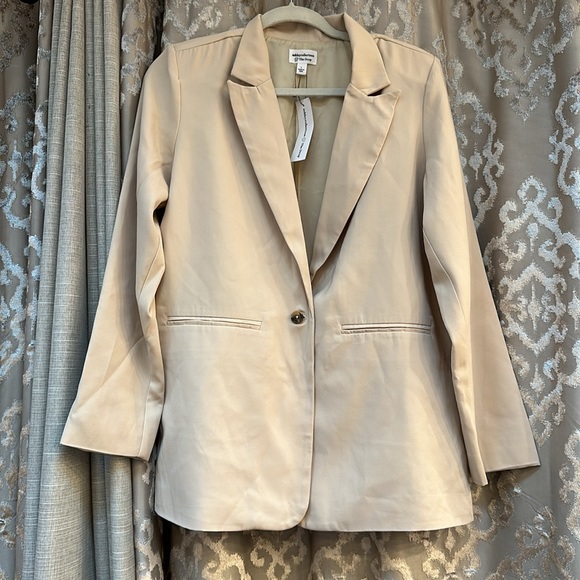 Ashley Robertson Jackets & Blazers - New Cream Color Long Blazer Suit Jacket Size Large